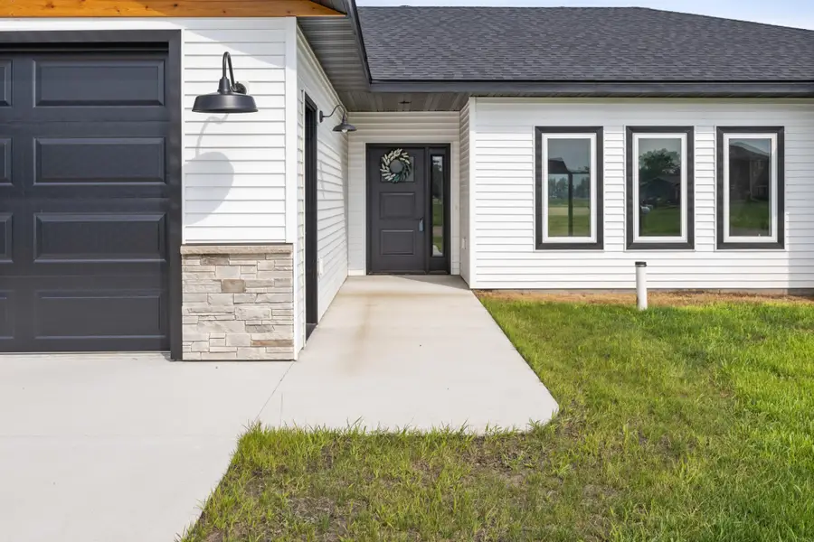 106 Pine Drive, Hankinson, ND 58041 - #3