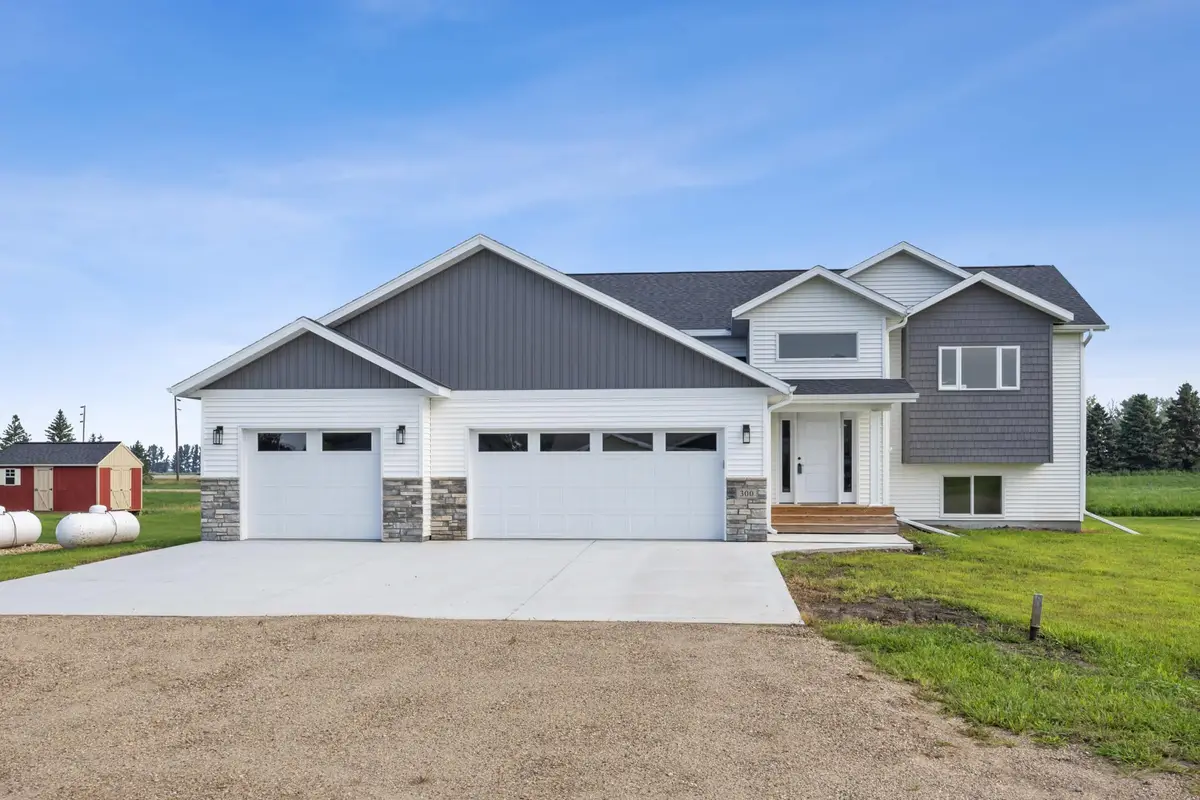 300 Prairie Drive N, Hankinson, ND 58041 - #1