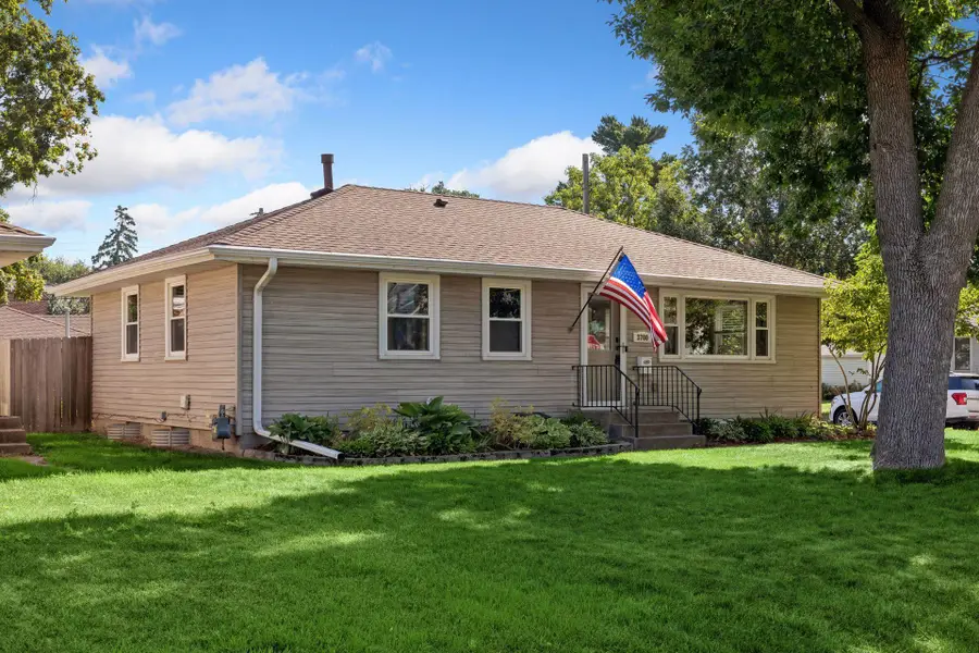 3700 Hubbard Avenue N, Robbinsdale, MN 55422 - #2