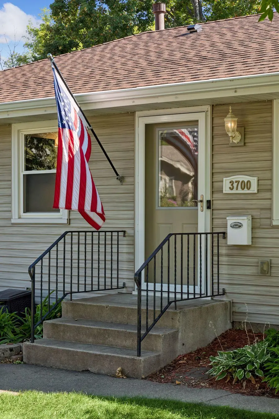 3700 Hubbard Avenue N, Robbinsdale, MN 55422 - #3