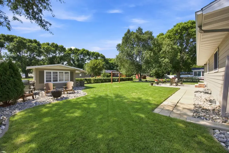 1514 22nd Avenue S, Fargo, ND 58103 - #2