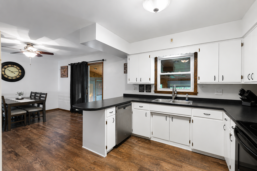 1516 Wellington Crescent, Faribault, MN 55021 - #3