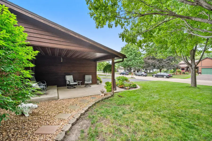 3226 Marlin Avenue, Vadnais Heights, MN 55127 - #3