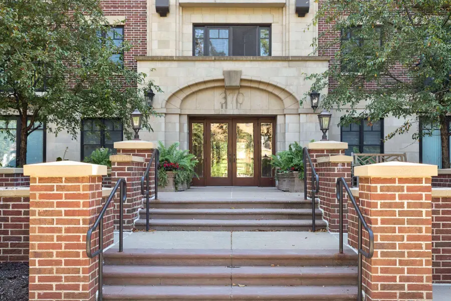 370 Marshall Avenue #201, Saint Paul, MN 55102 - #2