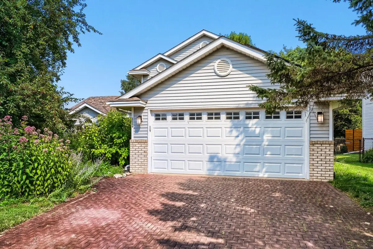 1119 Bonnieview Drive, Woodbury, MN 55129 - #1