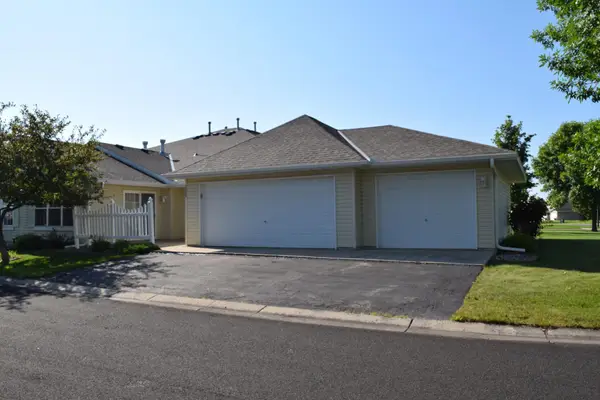 1088 Blackbird Trail Sw, Hutchinson, MN 55350