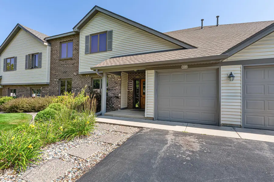 7250 Hunters Run, Eden Prairie, MN 55346 - #2
