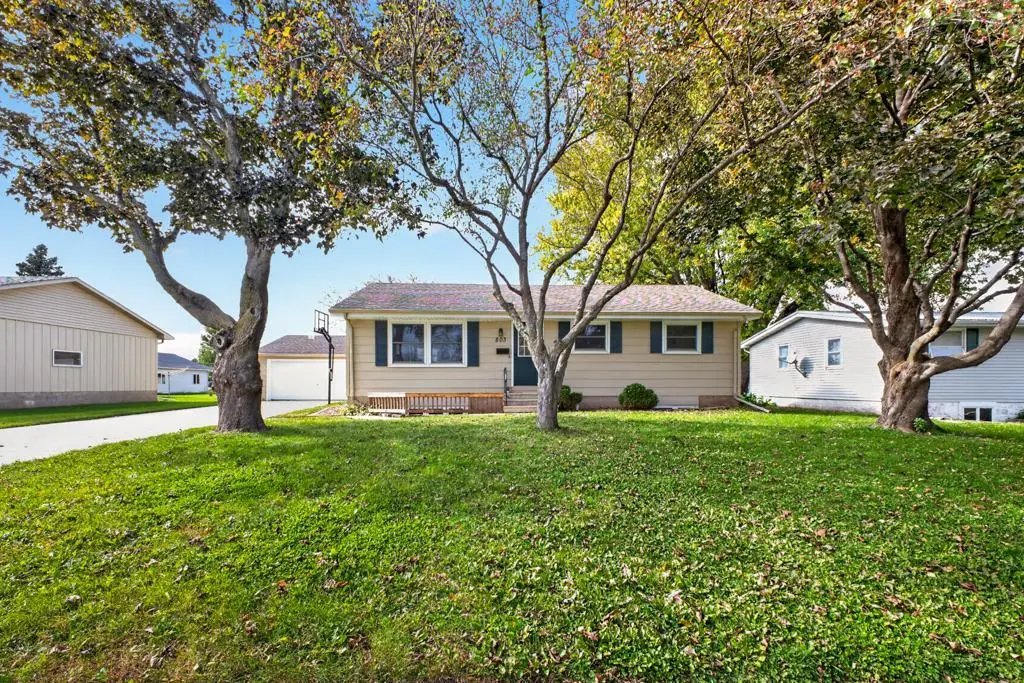 803 4th Avenue Se, Stewartville, MN 55976 - #1