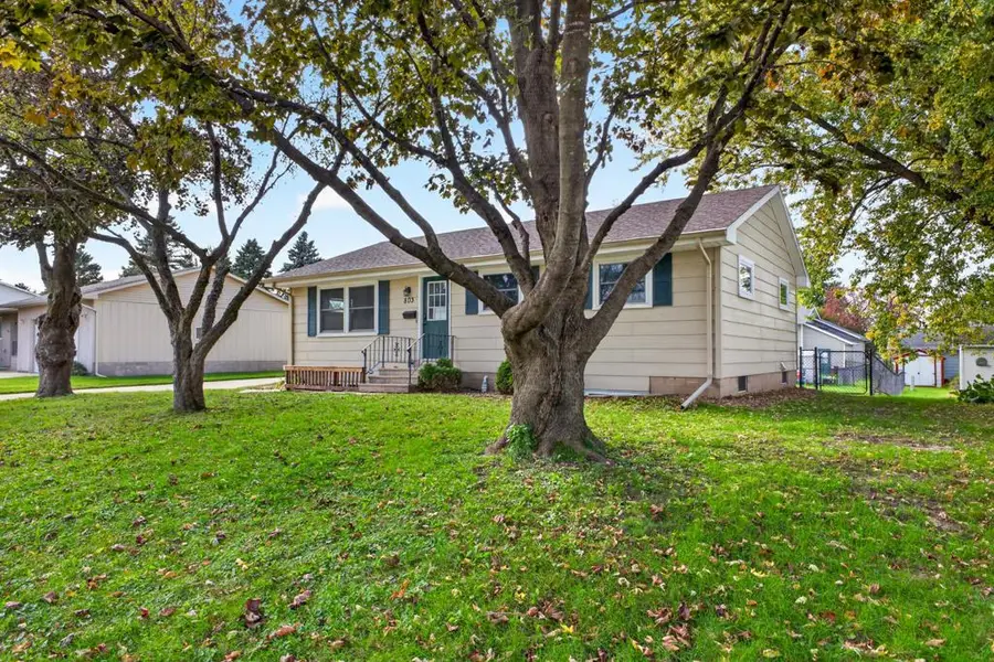 803 4th Avenue Se, Stewartville, MN 55976 - #2