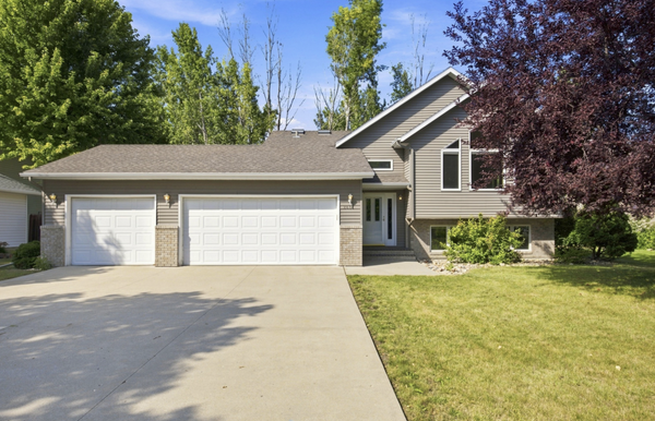 2617 38 1/2 Avenue S, Fargo, ND 58104