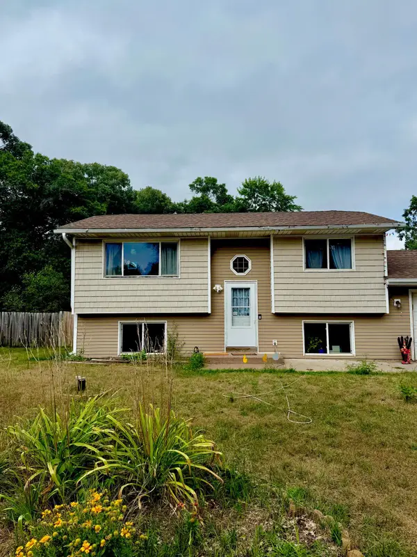 8571 240th Avenue Ne, Stacy, MN 55079