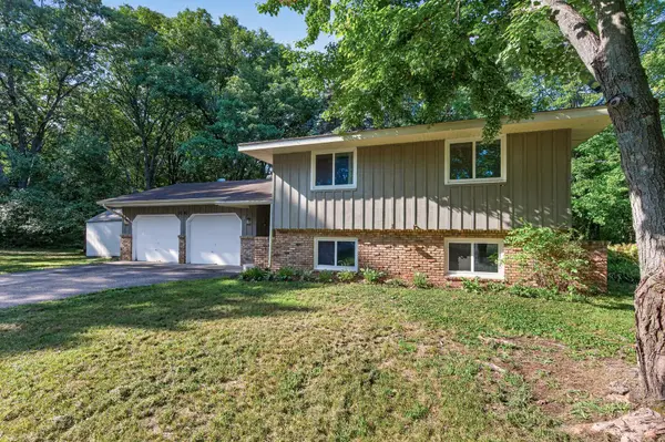 5040 184th Avenue Nw, Nowthen, MN 55303
