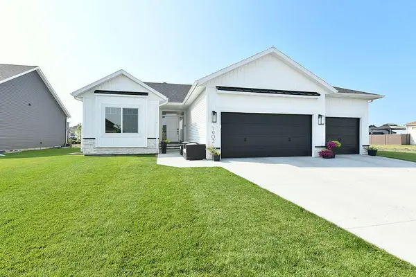 7902 Firefly Lane, Horace, ND 58047