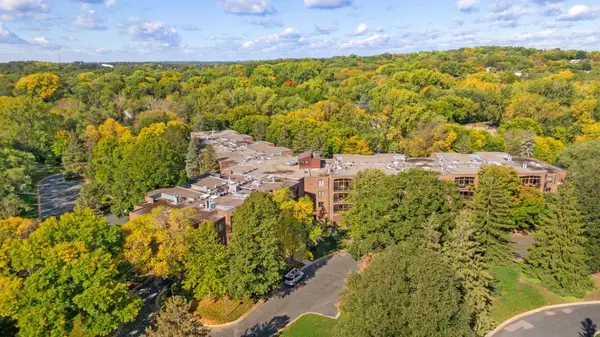 5601 Dewey Hill Road #210, Edina, MN 55439