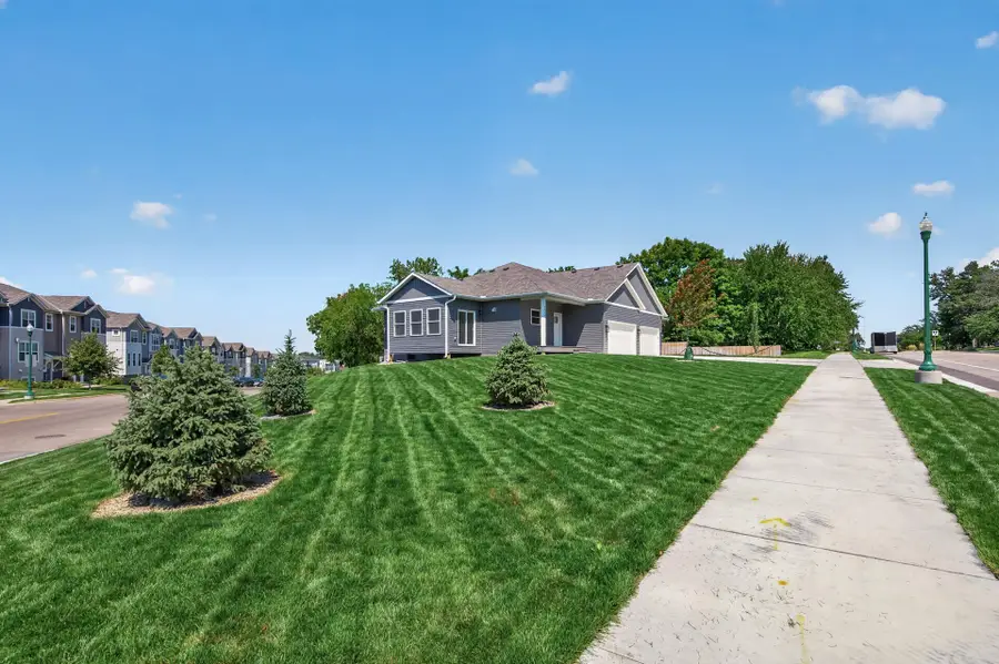 2353 7th Ave E, North Saint Paul, MN 55109 - #2