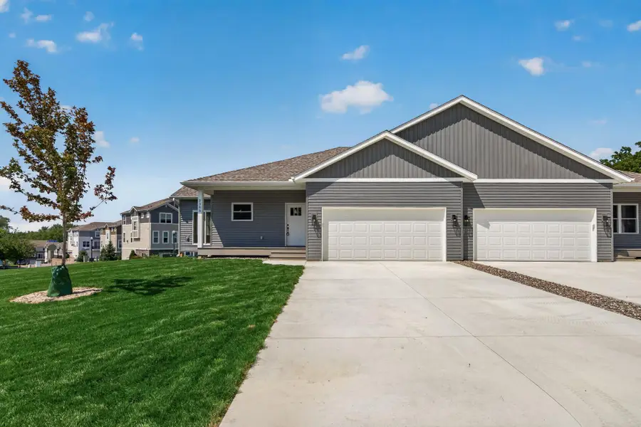 2353 7th Ave E, North Saint Paul, MN 55109 - #3