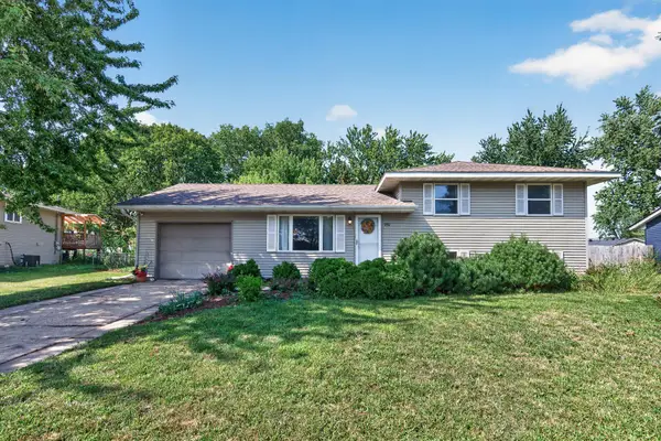958 Cortland Drive, Apple Valley, MN 55124