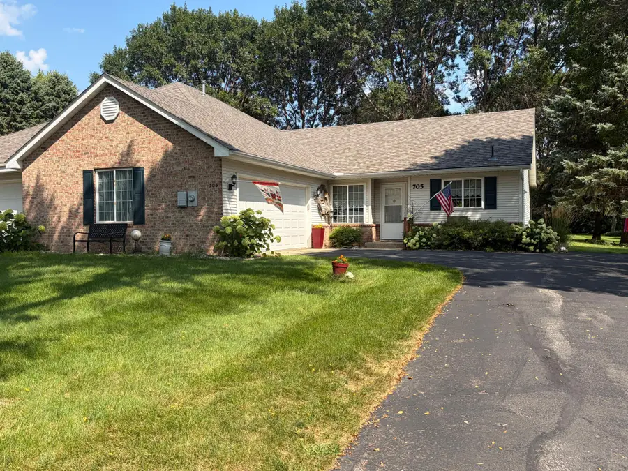705 24th Street Se, Willmar, MN 56201 - #2