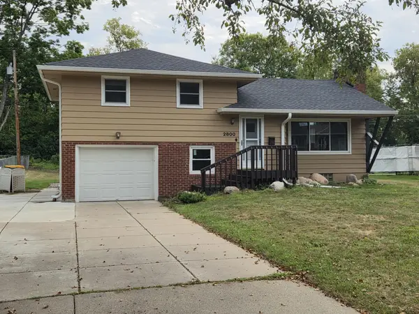 2800 Quebec Avenue N, New Hope, MN 55427