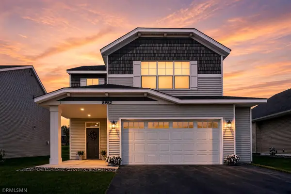 8982 Parkview Circle, Chisago City, MN 55013
