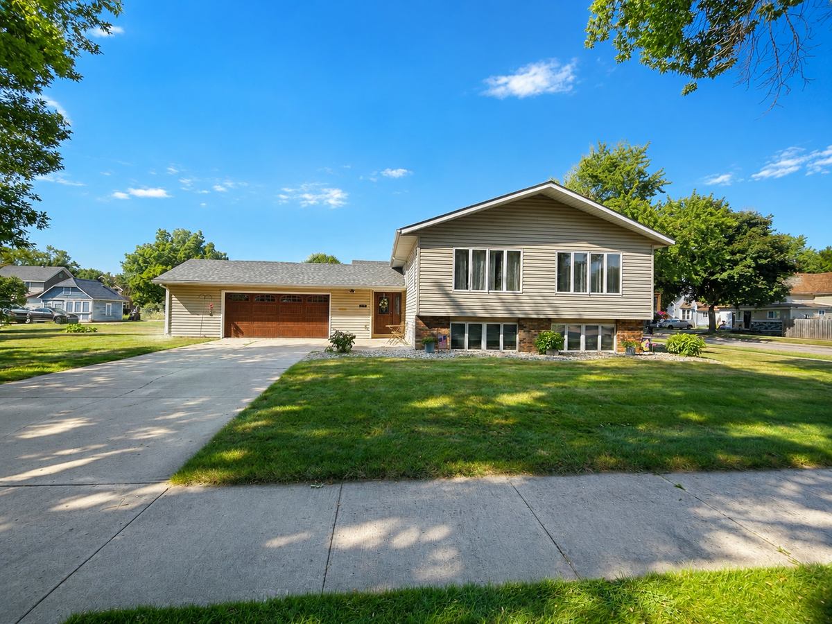 510 12th Street, Windom, MN 56101 - #1