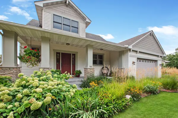 782 New Century Boulevard S, Maplewood, MN 55119