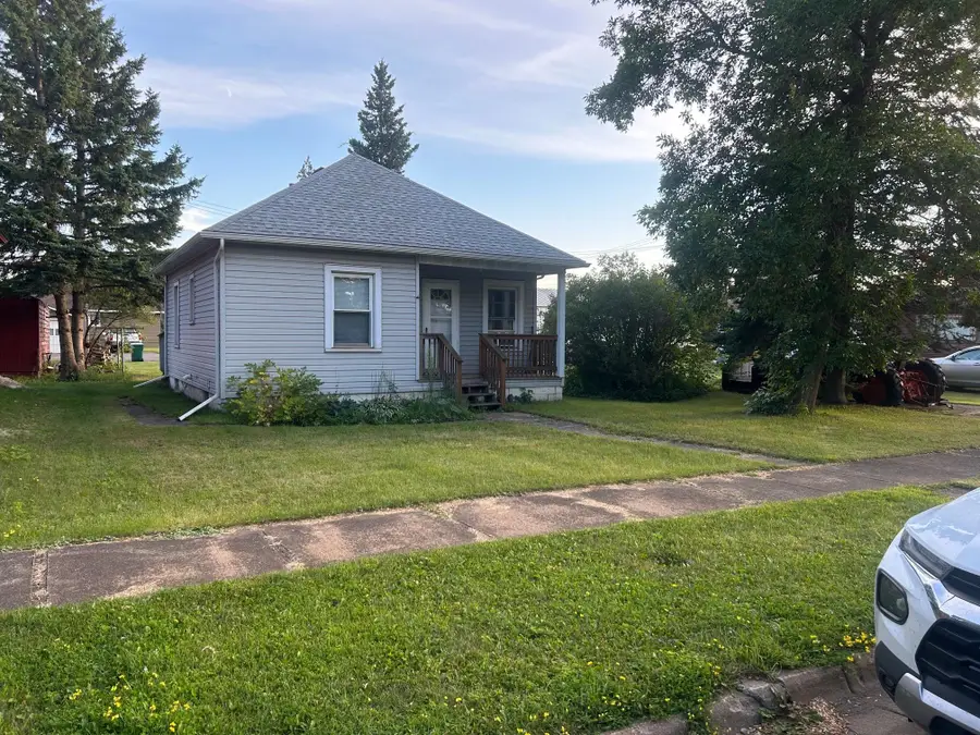 117 E Hibbing Avenue, Keewatin, MN 55753 - #2
