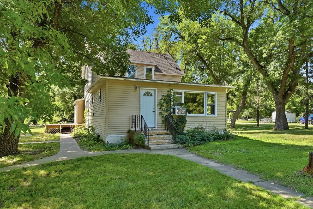 401 Dresden Avenue S, Herman, MN 56248 - #1