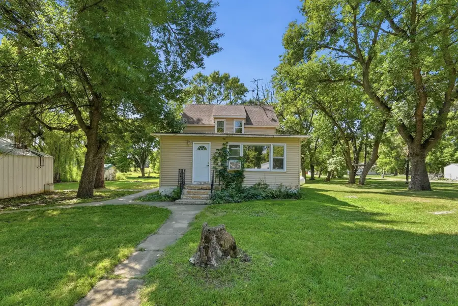 401 Dresden Avenue S, Herman, MN 56248 - #2