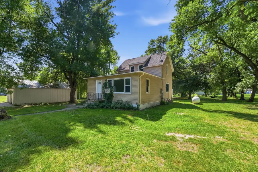 401 Dresden Avenue S, Herman, MN 56248 - #3