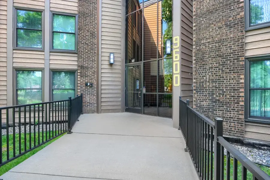 9600 Portland Avenue S #317, Bloomington, MN 55420 - #2