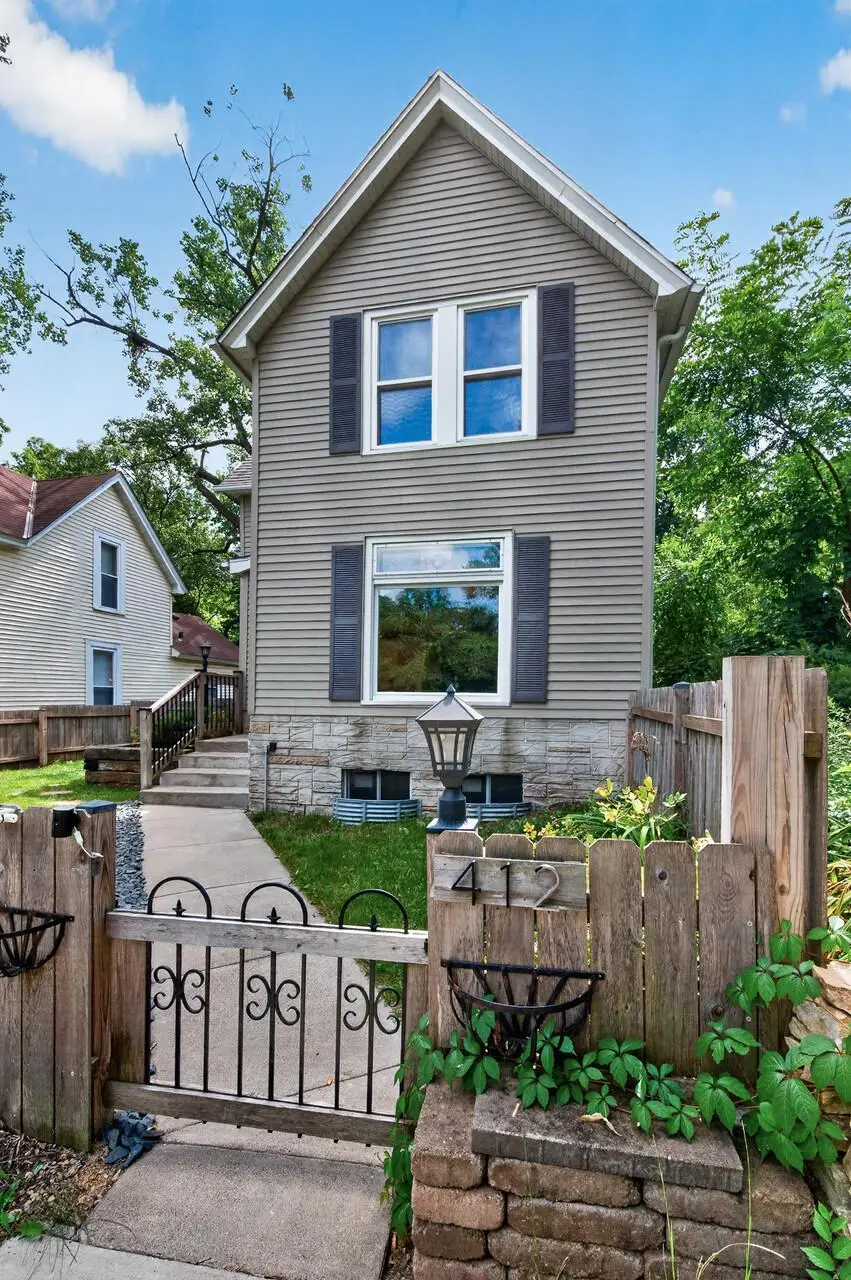 412 Winona Street E, Saint Paul, MN 55107 - #2