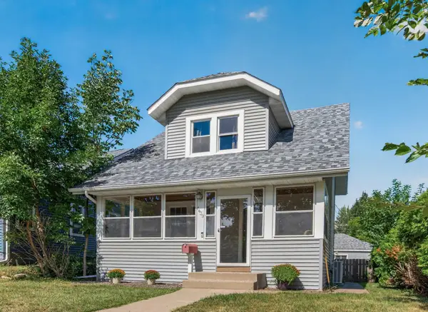 1439 Stanford Avenue, Saint Paul, MN 55105