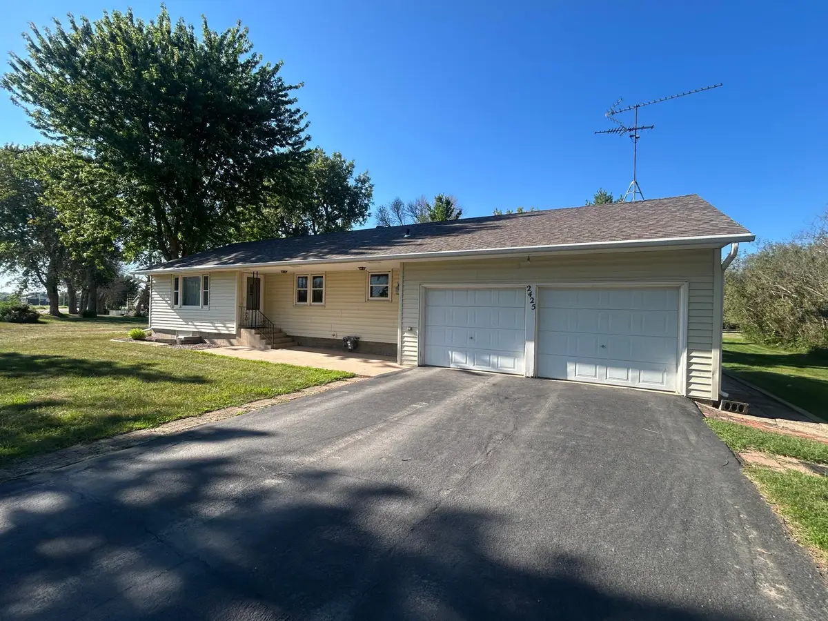 2425 East Avenue, Worthington, MN 56187 - #1