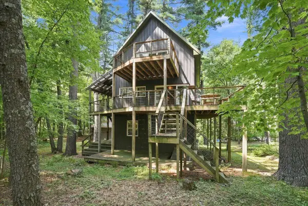 530 Round Lake Court, Osceola, WI 54020