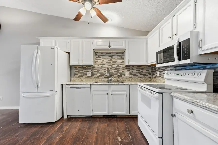 207 Shawnee Trail, Shakopee, MN 55379 - #3
