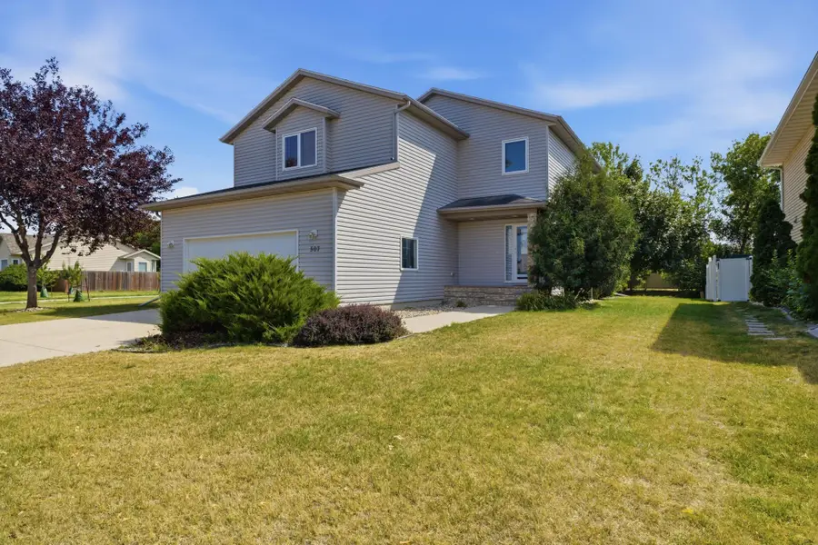 507 19th Avenue W, West Fargo, ND 58078 - #2