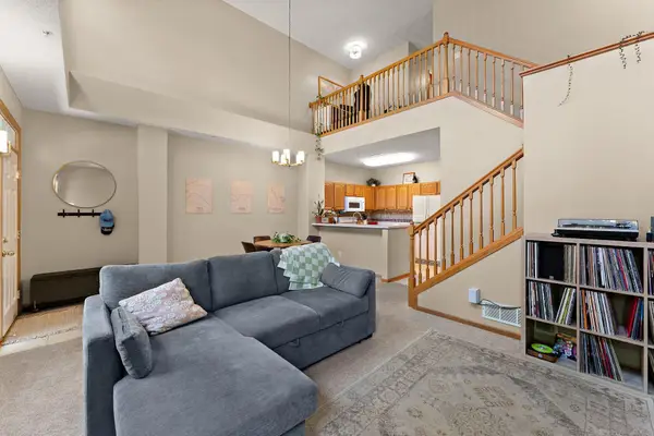 1610 Woodlynn Avenue #3, Maplewood, MN 55109