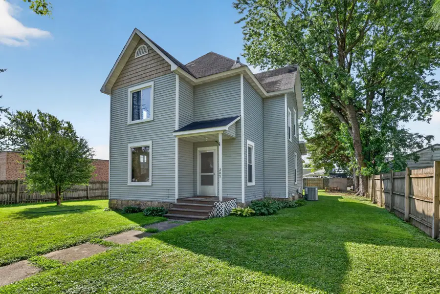 205 2nd Street, Claremont, MN 55924 - #2