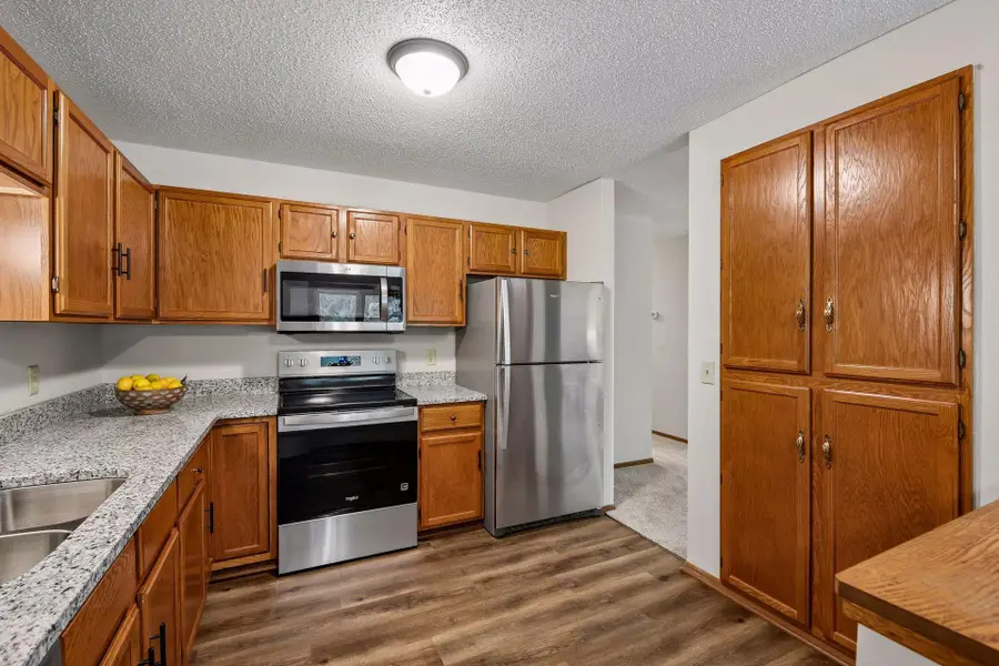 15275 Lesley Lane, Eden Prairie, MN 55346 - #3