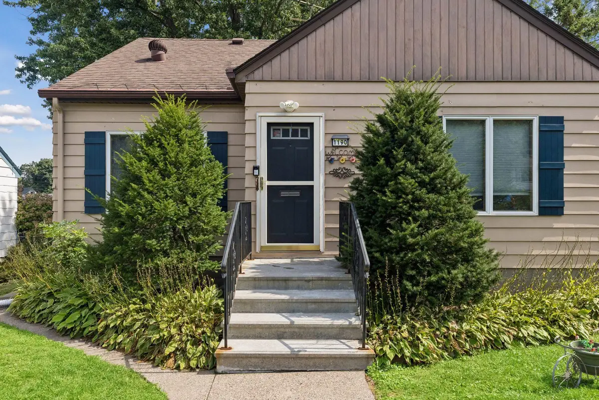 1190 Ottawa Avenue, West Saint Paul, MN 55118 - #1