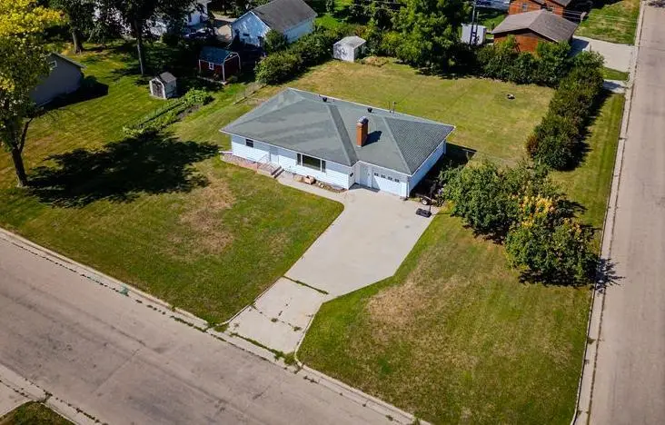 142 10th Avenue N, Casselton, ND 58012 - #1