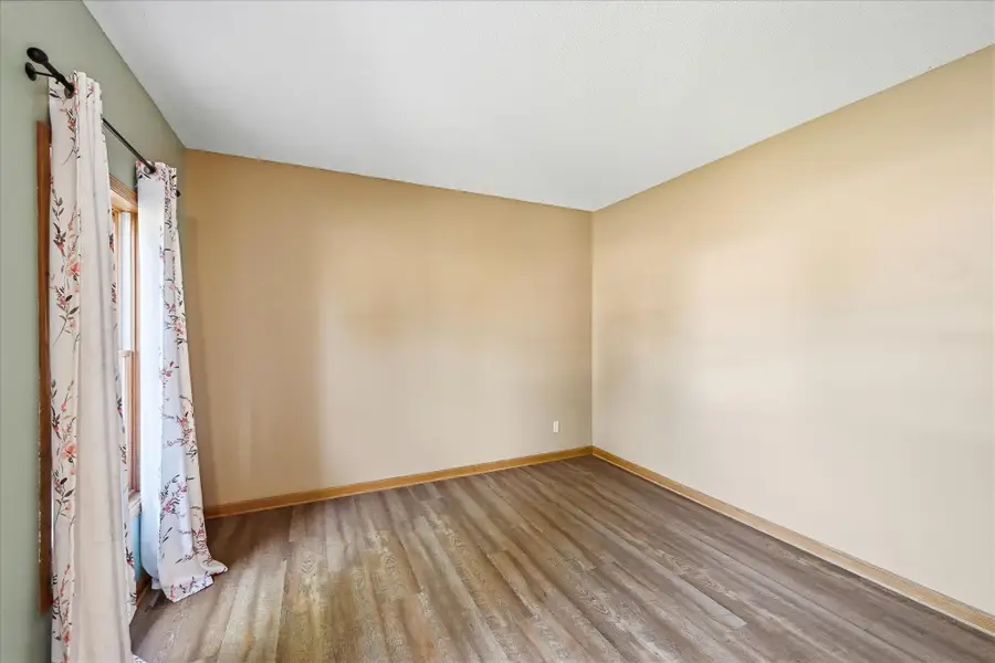 2084 Wallingford Circle, Woodbury, MN 55125 - #3