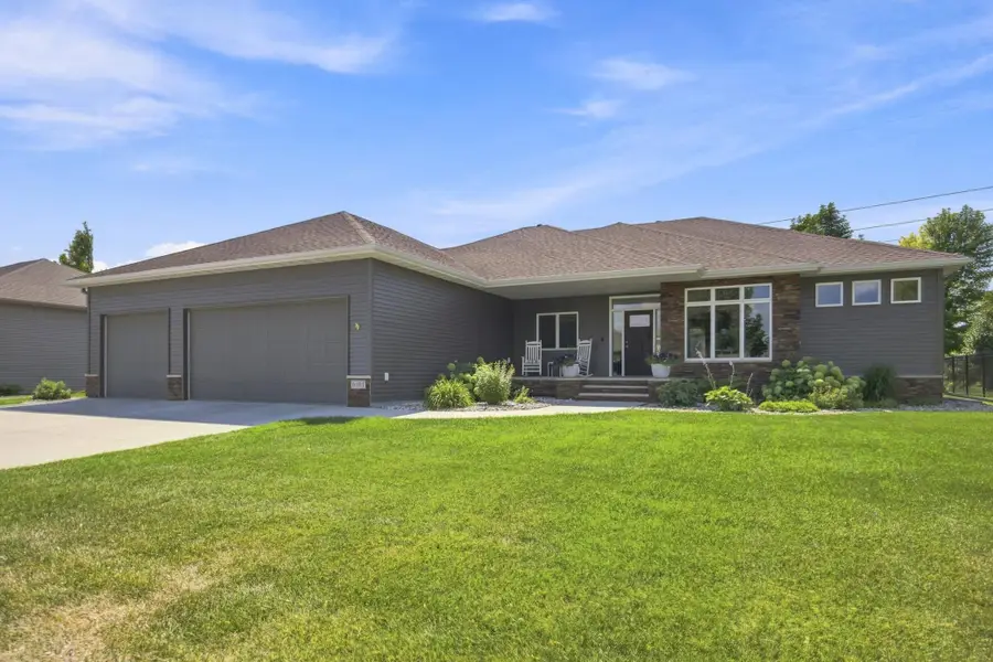 6101 Silverleaf Drive S, Fargo, ND 58104 - #2