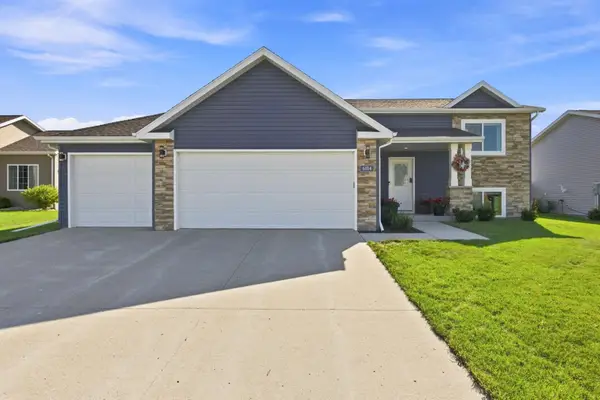 6184 18th Street S, Fargo, ND 58104