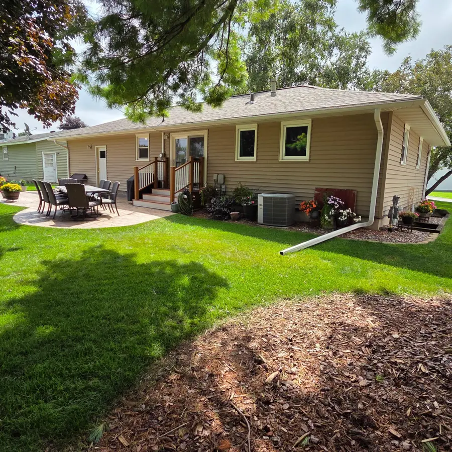 211 6th Street Sw, Eyota, MN 55934 - #2