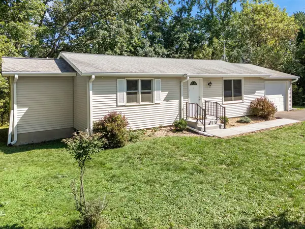 512 Eric Drive, Osceola, WI 54020