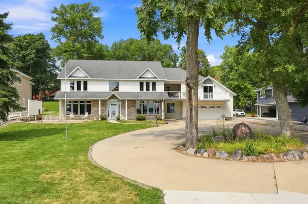 1082 W Lake Drive, Detroit Lakes, MN 56501