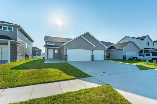 6582 28th Street S, Fargo, ND 58104