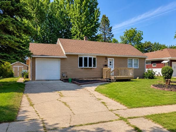 847 3rd Street N, Wahpeton, ND 58075